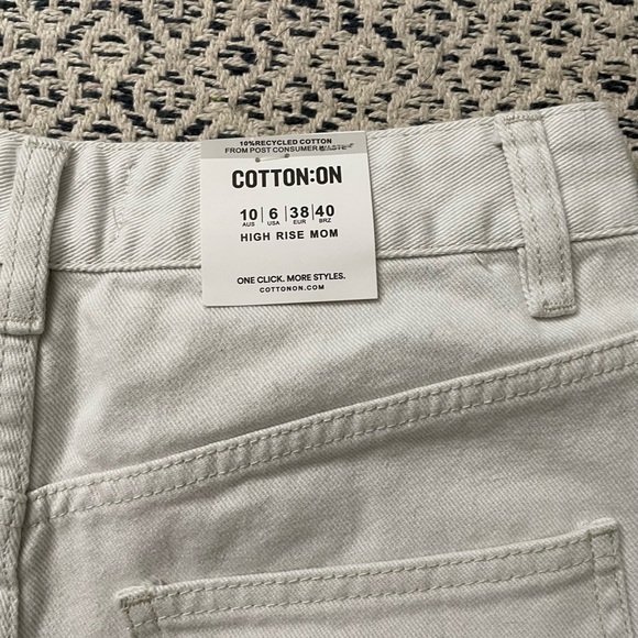 Cotton on High rise mom shorts - Picture 4 of 4